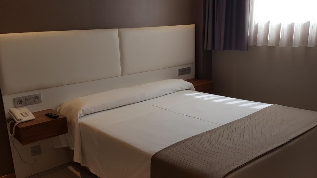 Hotel La Posada De Roces Хихон Экстерьер фото