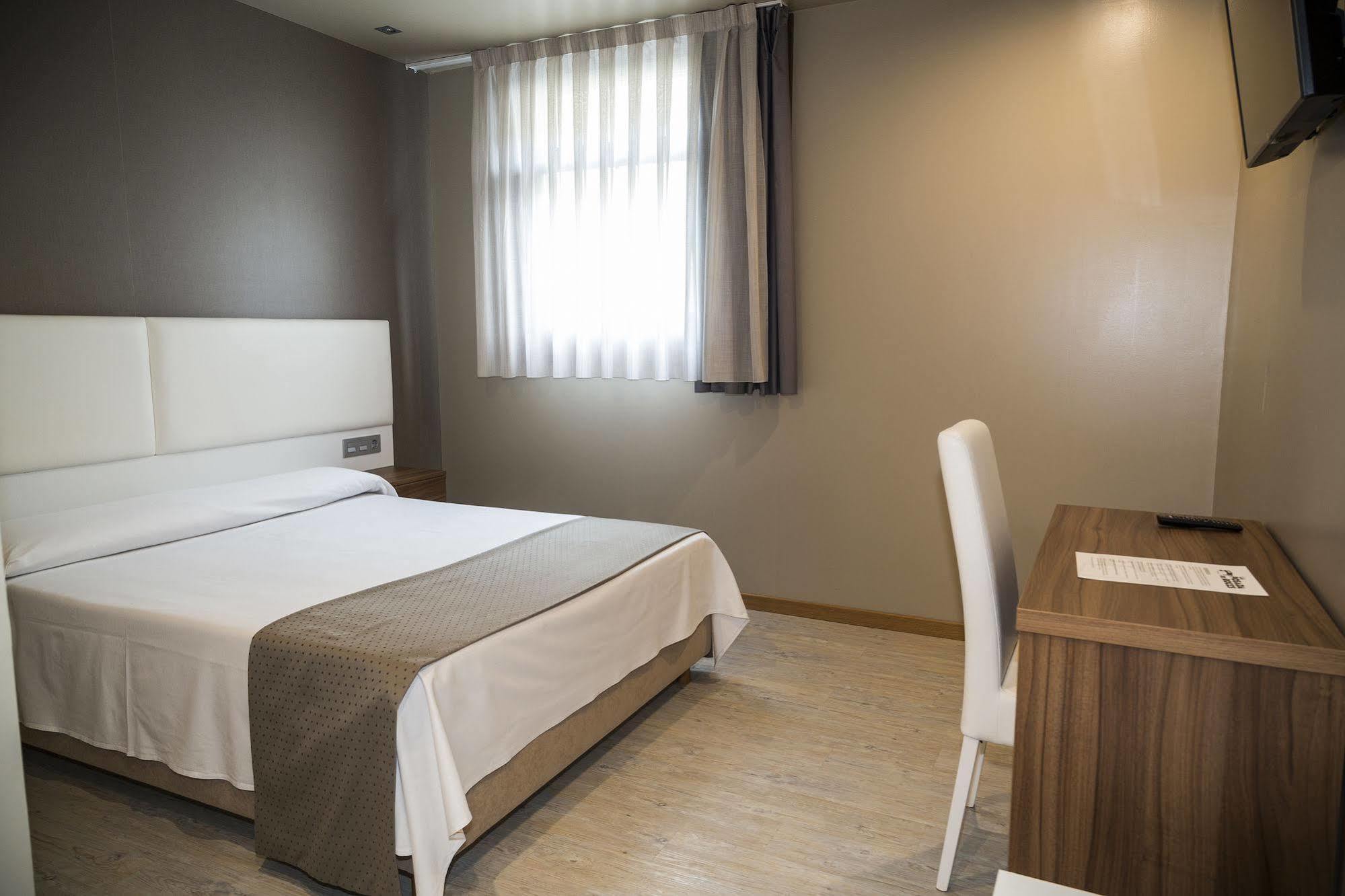 Hotel La Posada De Roces Хихон Экстерьер фото
